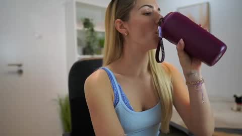 Snapshot of chronic__love chatting on 01-15-25, 02:24 chronic love online show from 01-15-25, 02:24