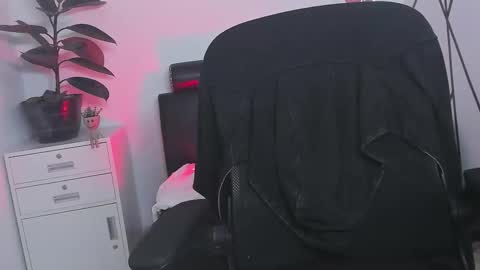 Snapshot of chrristopher77 chatting on 11-12-25, 05:52 chrristopher77 online show from 11-12-25, 05:52