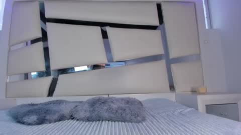 instagram chrystaljade.1 online show from 03-21-26, 01:16