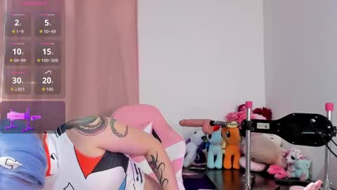 Snapshot of chubby_vaniie_ chatting on 10-07-25, 04:26 Vanesa online show from 10-07-25, 04:26