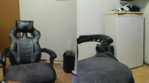 Snapshot of chubbyguy00054 chatting on 12-17-24, 03:28 chubbyguy00054 online show from 12-17-24, 03:28