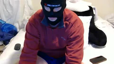 Snapshot of chuck5566 chatting on 12-21-25, 02:30 chuck5566 online show from 12-21-25, 02:30