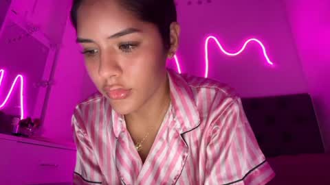 Snapshot of ciaxxxmendez chatting on 07-07-26, 06:23 ciaxxmendezz online show from 07-07-26, 06:23