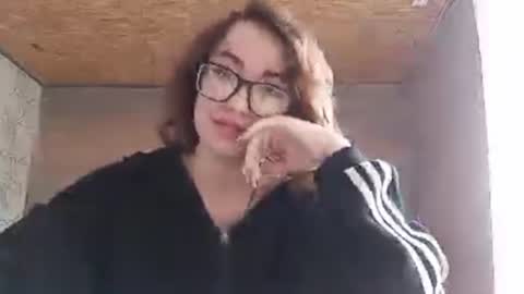 Snapshot of cicelyphaup chatting on 06-18-26, 08:03 Olivia online show from 06-18-26, 08:03