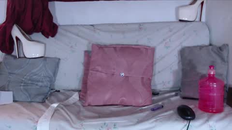 Snapshot of cicimom chatting on 12-31-24, 10:01 cicimom online show from 12-31-24, 10:01