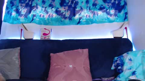 Snapshot of cicimom chatting on 02-15-25, 08:43 cicimom online show from 02-15-25, 08:43