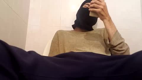 Snapshot of cincopulgadas chatting on 12-11-24, 03:15 Ernesto online show from 12-11-24, 03:15