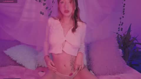 Sofi Eva and Mey online show from 10-19-25, 04:46