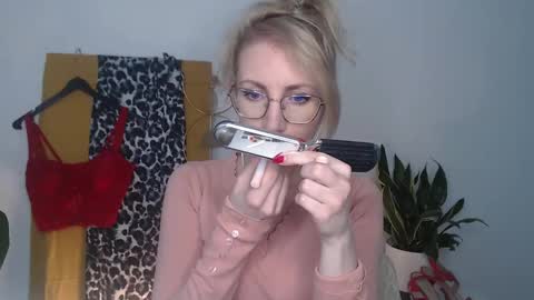 Cinderella online show from 04-14-26, 05:24