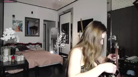 Cindy online show from 12-14-25, 07:36