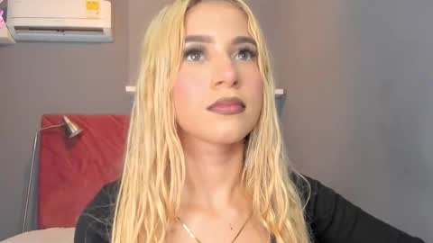 Cintia online show from 10-15-25, 12:49