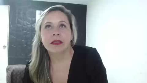 cinthia1609 online show from 03-03-25, 08:21