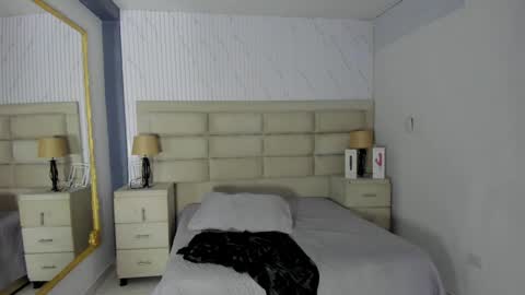 CintiaCollins  online show from 04-16-26, 09:39