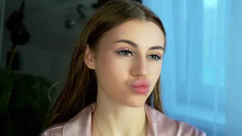 Snapshot of cirilada chatting on 12-14-24, 05:18 Sandy online show from 12-14-24, 05:18