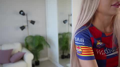 Snapshot of cirilada chatting on 09-15-25, 07:08 Sandy online show from 09-15-25, 07:08