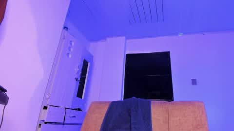 cj_davis1 online show from 04-08-26, 03:39