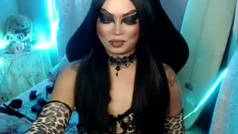 Snapshot of cj_parker69 chatting on 06-26-26, 04:11 QUEEN CESS online show from 06-26-26, 04:11