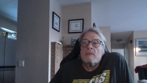 Snapshot of cjscout chatting on 11-10-25, 12:42 cjscout online show from 11-10-25, 12:42