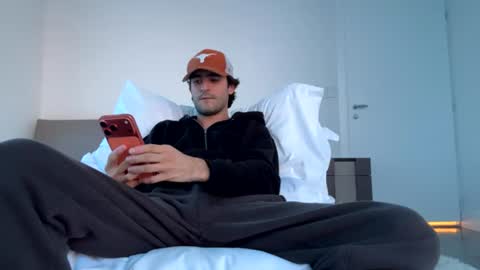 ckeefer96 online show from 08-04-26, 12:03