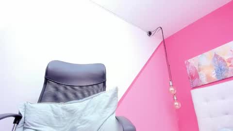 Snapshot of claire_aristizabal chatting on 12-24-24, 07:06 claire aristizabal online show from 12-24-24, 07:06