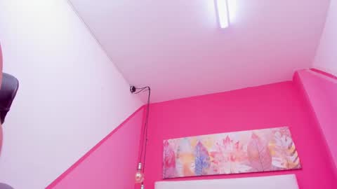 Snapshot of claire_aristizabal chatting on 02-11-25, 06:51 claire aristizabal online show from 02-11-25, 06:51