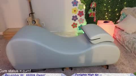 Claire online show from 12-14-25, 04:51