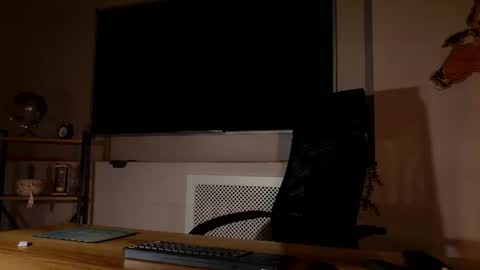 Snapshot of clairemathis chatting on 07-05-26, 02:57 Claire online show from 07-05-26, 02:57