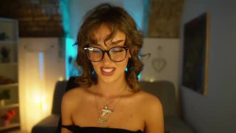 Clara smile online show from 02-11-25, 08:10