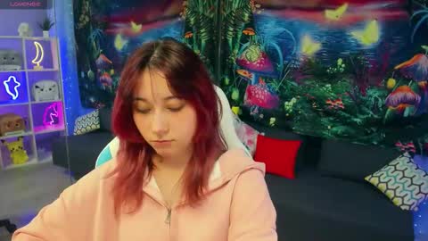 Snapshot of clarabenson chatting on 11-24-25, 07:35 clarabenson online show from 11-24-25, 07:35