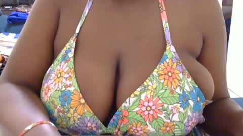 Snapshot of clarahnaughty191 chatting on 02-14-26, 03:36 clarahnaughty191 online show from 02-14-26, 03:36