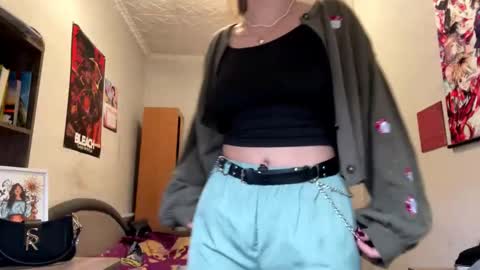 Karolina online show from 02-26-26, 01:43