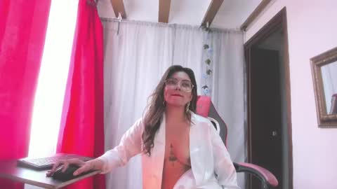 Snapshot of clarise17 chatting on 04-18-26, 07:58 Charlotte online show from 04-18-26, 07:58