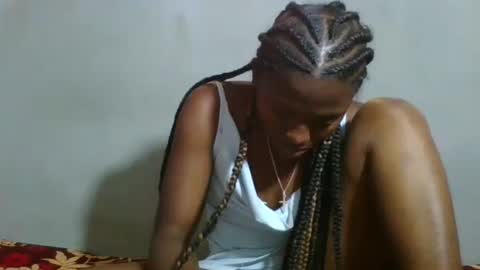 clarisse98 online show from 11-02-25, 09:22