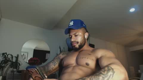 Snapshot of clark_strong chatting on 05-13-26, 11:00 clark_strong online show from 05-13-26, 11:00