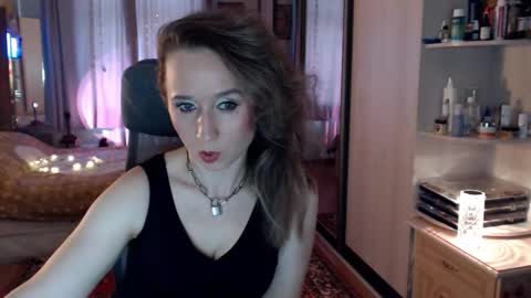 Snapshot of classyinna chatting on 11-11-25, 08:36 classyinna online show from 11-11-25, 08:36