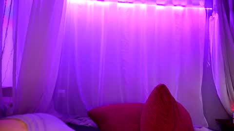 Snapshot of claudia_and_elon chatting on 02-21-25, 04:40 Claudia Cyberfox and Elon online show from 02-21-25, 04:40