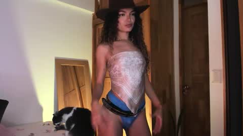 Claudia Rivera online show from 03-04-26, 07:53