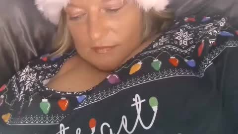 ClaudineDDD online show from 12-25-24, 03:50