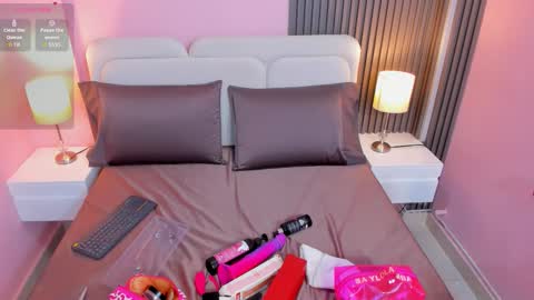 clauwdeen  wolf online show from 12-18-25, 08:37