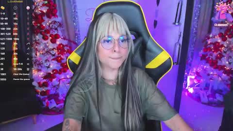 Snapshot of cleademon chatting on 12-27-24, 03:37 Demon online show from 12-27-24, 03:37