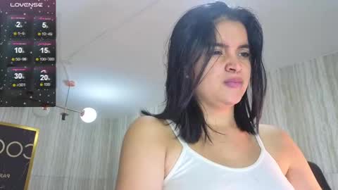 Snapshot of clementine_t chatting on 09-30-25, 11:26 Clementine online show from 09-30-25, 11:26