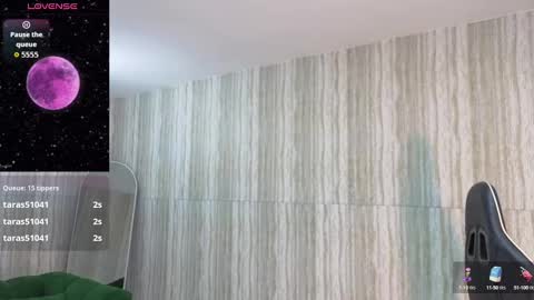 Snapshot of clementine_t chatting on 10-03-25, 11:51 Clementine online show from 10-03-25, 11:51