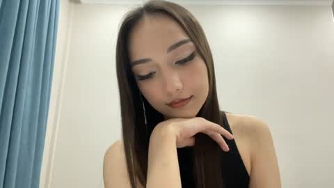 Snapshot of clementinecampion chatting on 05-05-26, 03:20 Viki online show from 05-05-26, 03:20