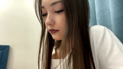 Snapshot of clementinecampion chatting on 05-19-26, 03:18 Viki online show from 05-19-26, 03:18