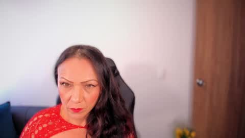 Snapshot of cleoember_ chatting on 01-11-26, 06:57 Cleo online show from 01-11-26, 06:57