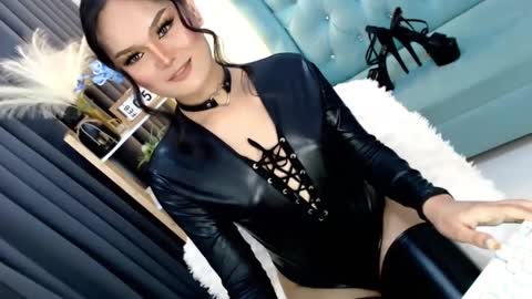 Snapshot of cleofex chatting on 02-05-25, 12:20 Cleo online show from 02-05-25, 12:20