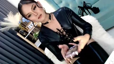 Snapshot of cleofex chatting on 02-11-25, 05:47 Cleo online show from 02-11-25, 05:47