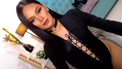 Snapshot of cleofex chatting on 10-28-25, 09:50 Cleo online show from 10-28-25, 09:50