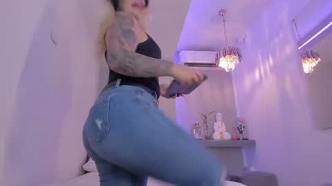 Snapshot of cleojhonson chatting on 06-19-26, 02:49 . Cleo Jhonson . online show from 06-19-26, 02:49