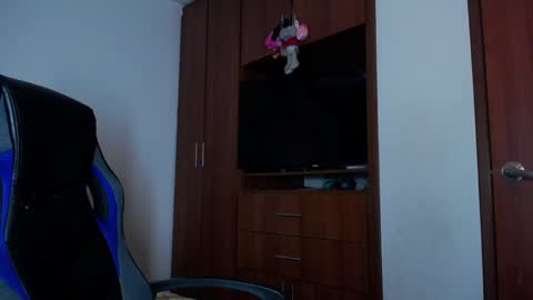  Nicol  online show from 01-26-25, 03:27